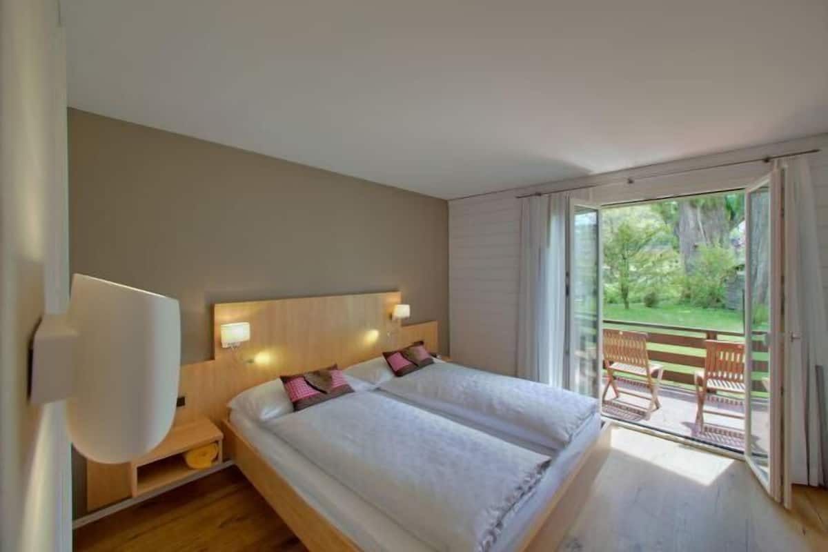 Hochwertige Bettwaren, Minibar, Zimmersafe, Schreibtisch