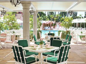 2 restaurants; breakfast, lunch, dinner, and brunch served