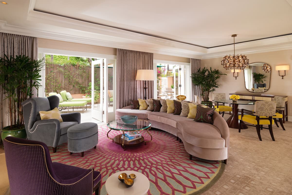 Grand Deluxe Suite | Living room | Plasma TV, video-game console, DVD player, pay movies