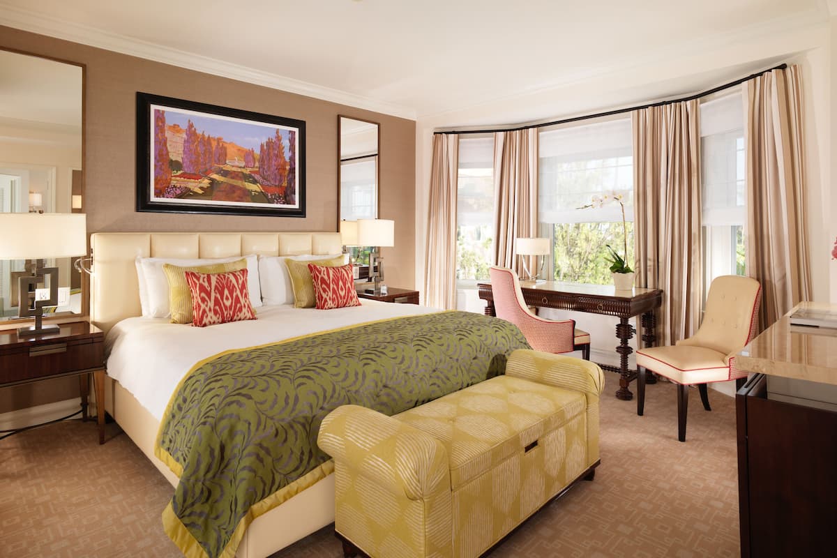 Superior Room | 1 bedroom, premium bedding, minibar, in-room safe