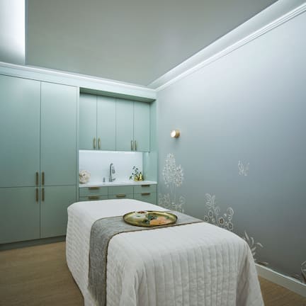 Couples treatment rooms, body treatments, aromatherapy