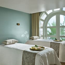 Couples treatment rooms, body treatments, aromatherapy