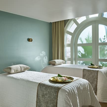 Couples treatment rooms, body treatments, aromatherapy