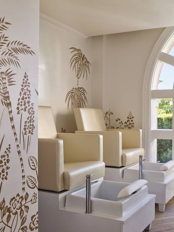 Couples treatment rooms, body treatments, aromatherapy