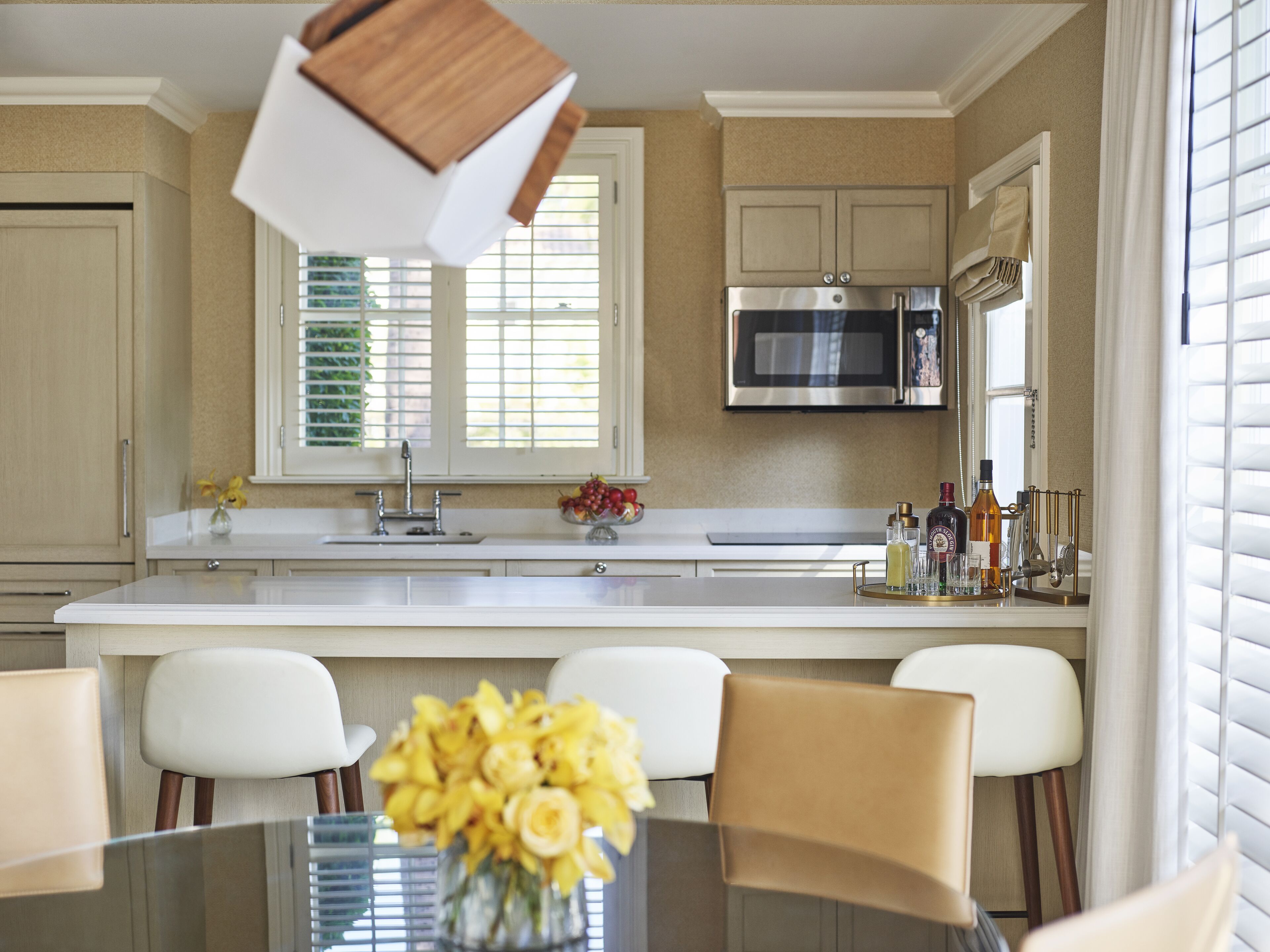 bungalow 9 | private kitchen | fridge, microwave