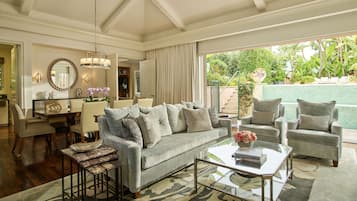 Presidential Bungalow | Living area | Plasma TV, video game console, DVD player, pay films