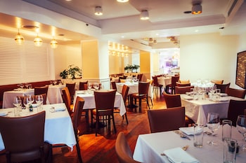 Lunch and dinner served, American cuisine at San Carlos Hotel