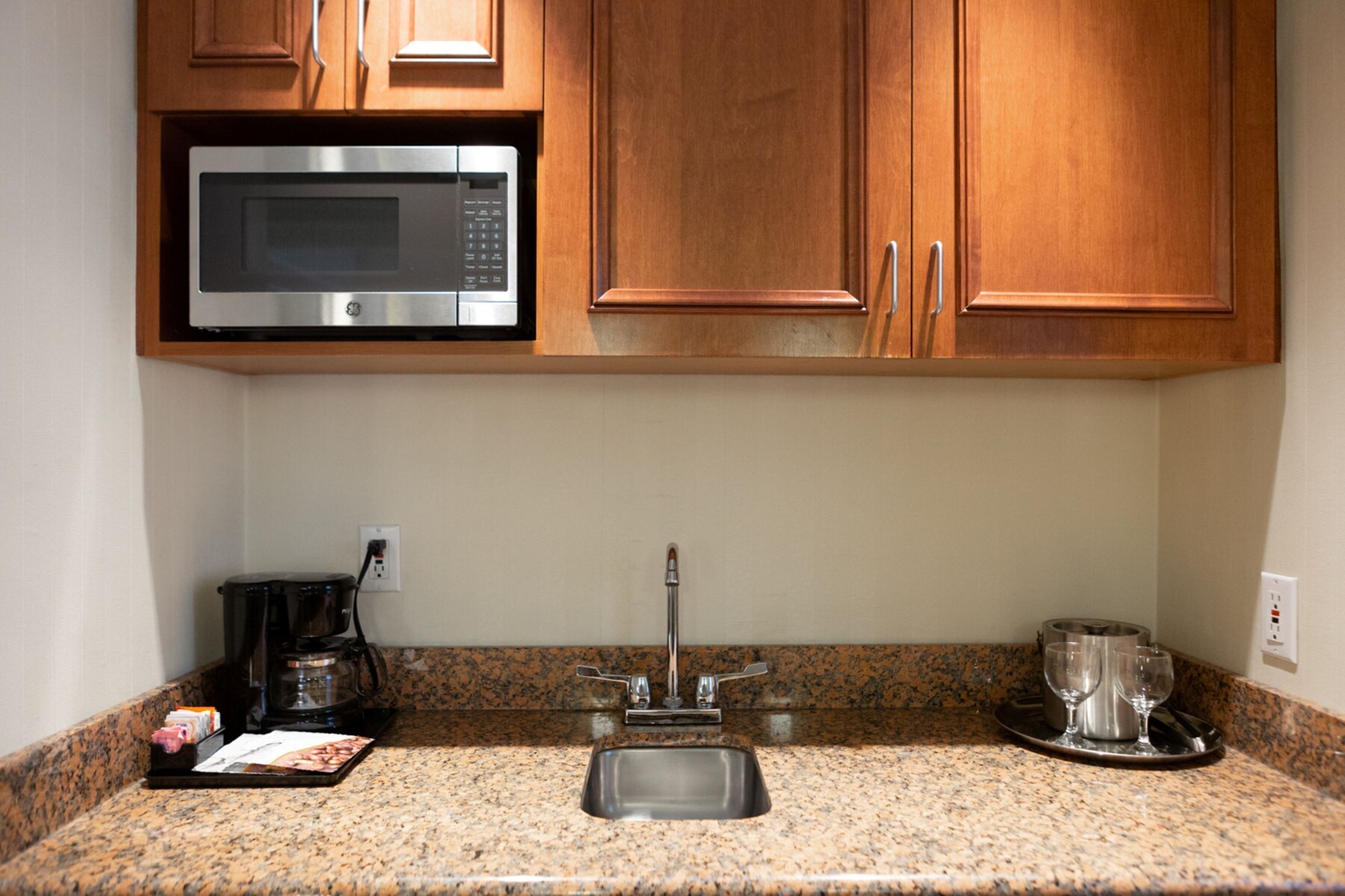Coffee/tea maker, fridge, microwave