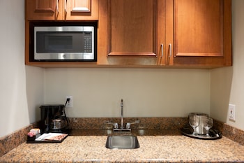 Fridge, microwave, coffee/tea maker at San Carlos Hotel