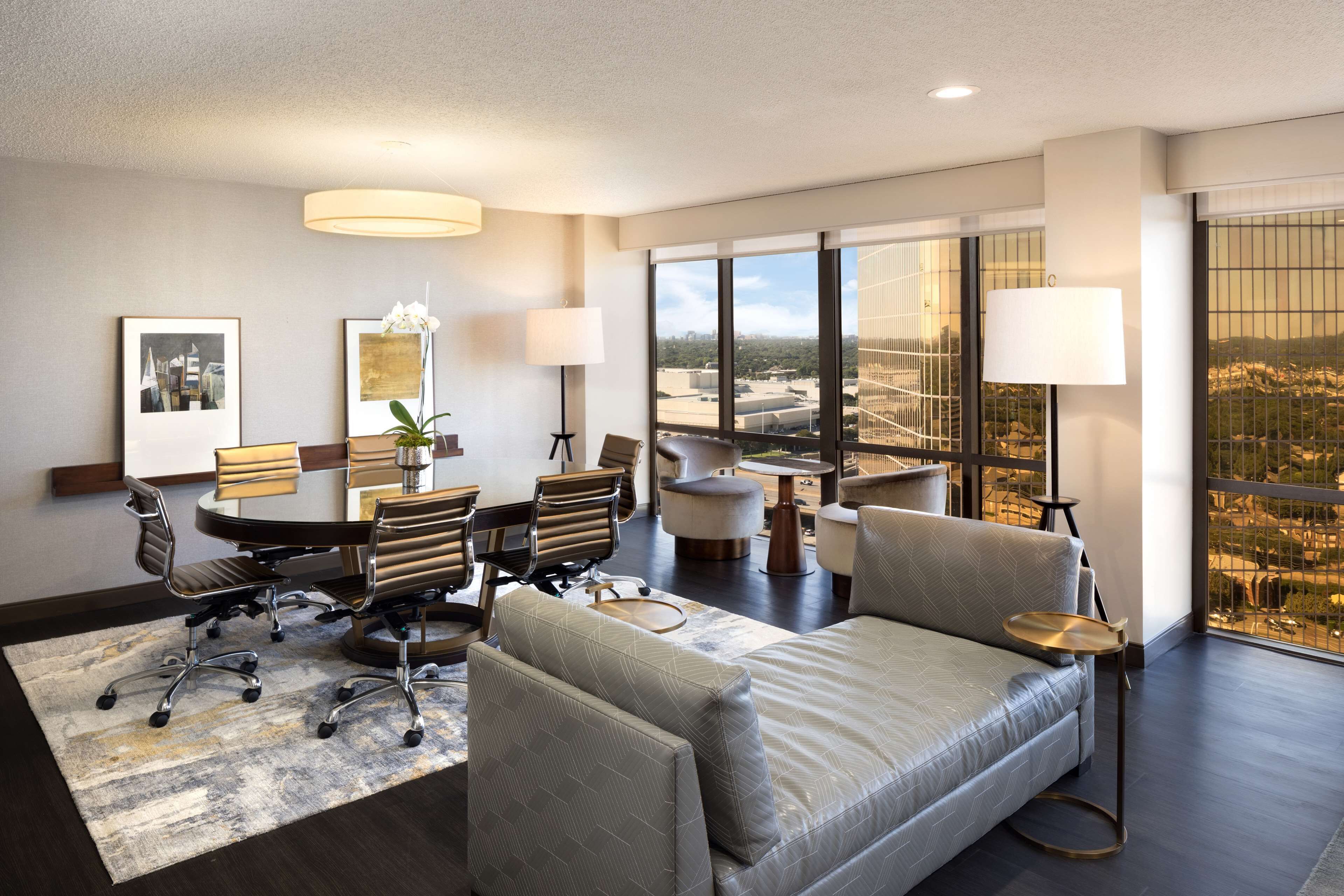 Down comforters, in-room safe, desk, blackout drapes