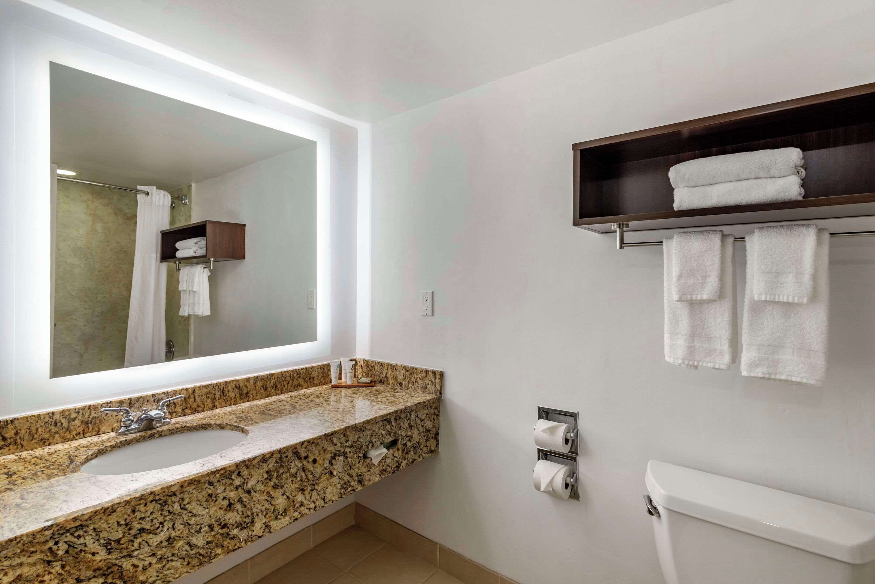 Photo - Country Inn & Suites by Radisson, Atlanta Galleria-Ballpark, GA