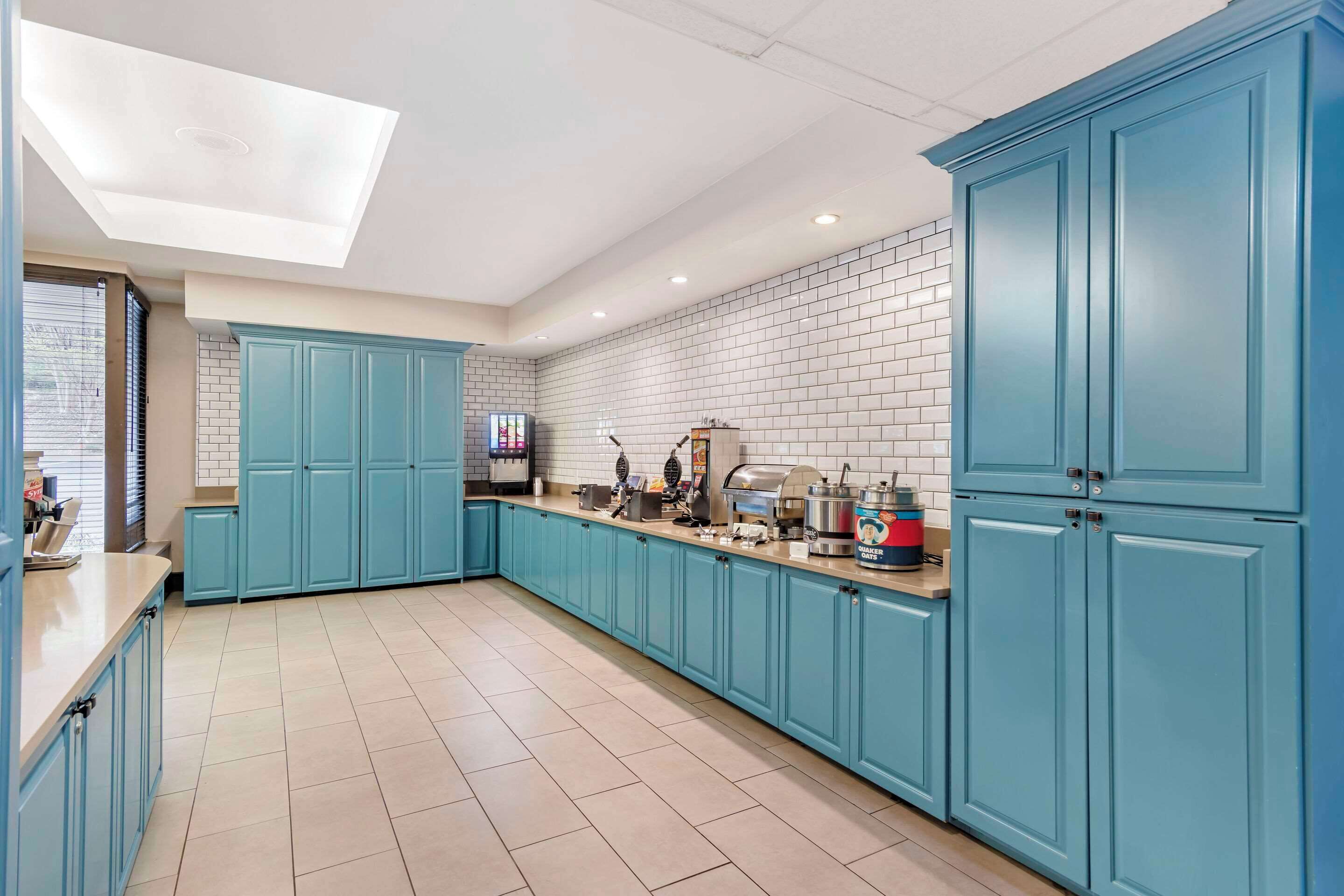 Photo - Country Inn & Suites by Radisson, Atlanta Galleria-Ballpark, GA