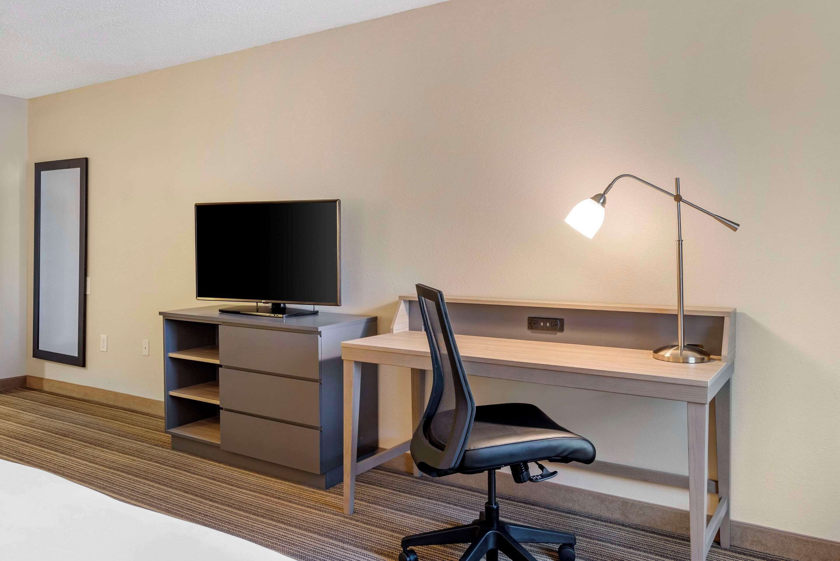 Photo - Country Inn & Suites by Radisson, Atlanta Galleria-Ballpark, GA