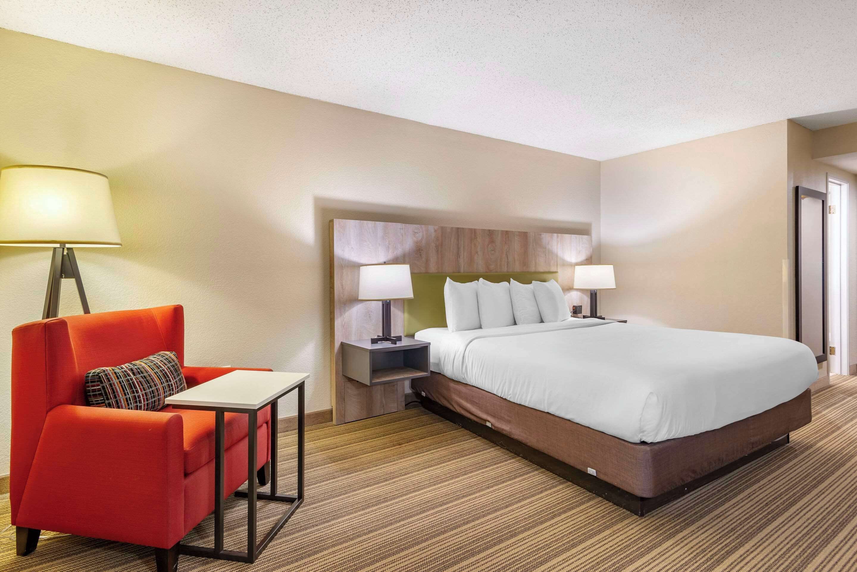 Photo - Country Inn & Suites by Radisson, Atlanta Galleria-Ballpark, GA