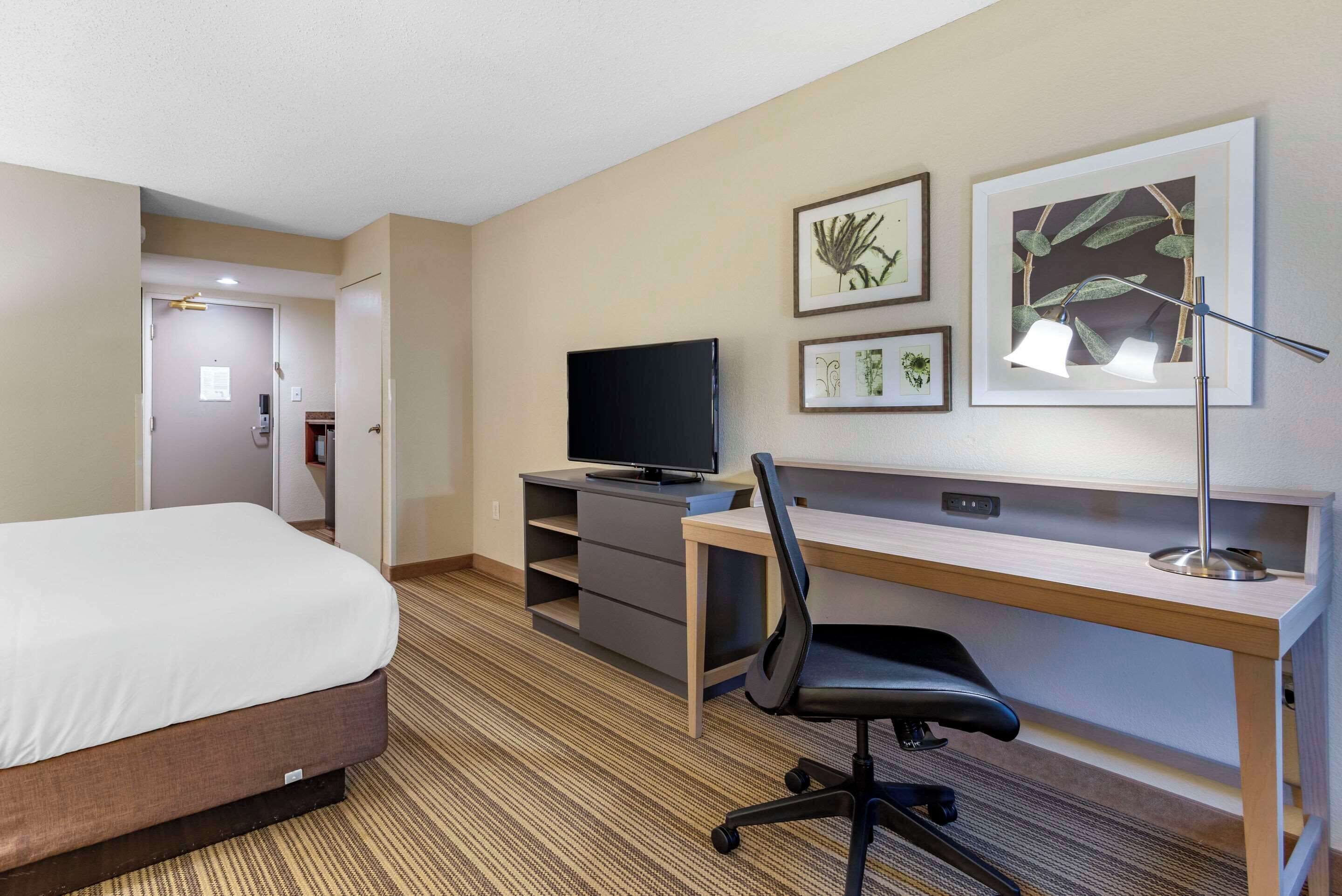 Photo - Country Inn & Suites by Radisson, Atlanta Galleria-Ballpark, GA