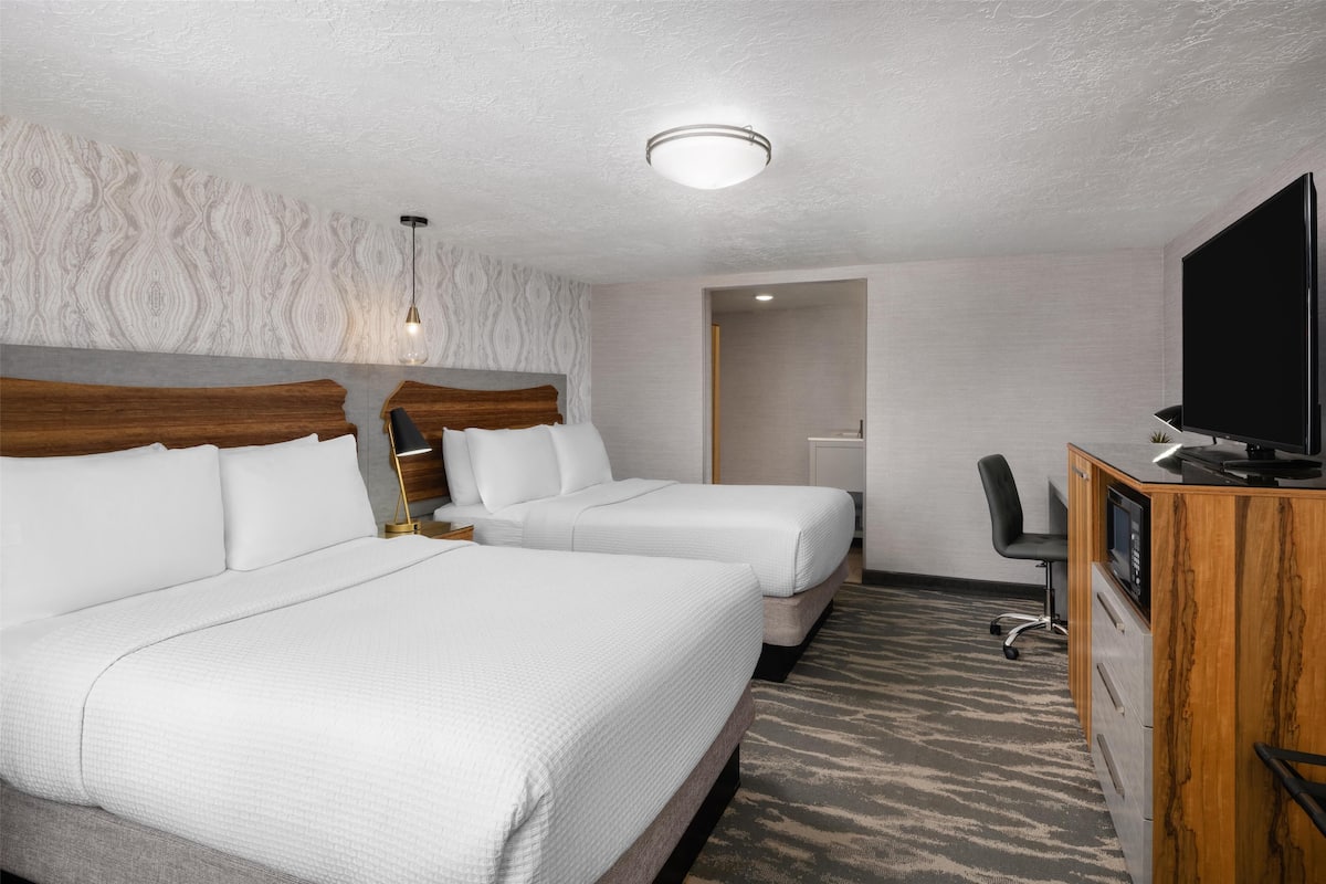 Standard Room, 2 Double Beds, Non Smoking, Refrigerator & Microwave