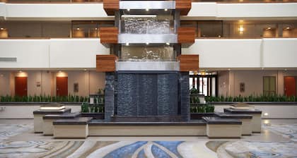 DoubleTree by Hilton Fresno Convention Center