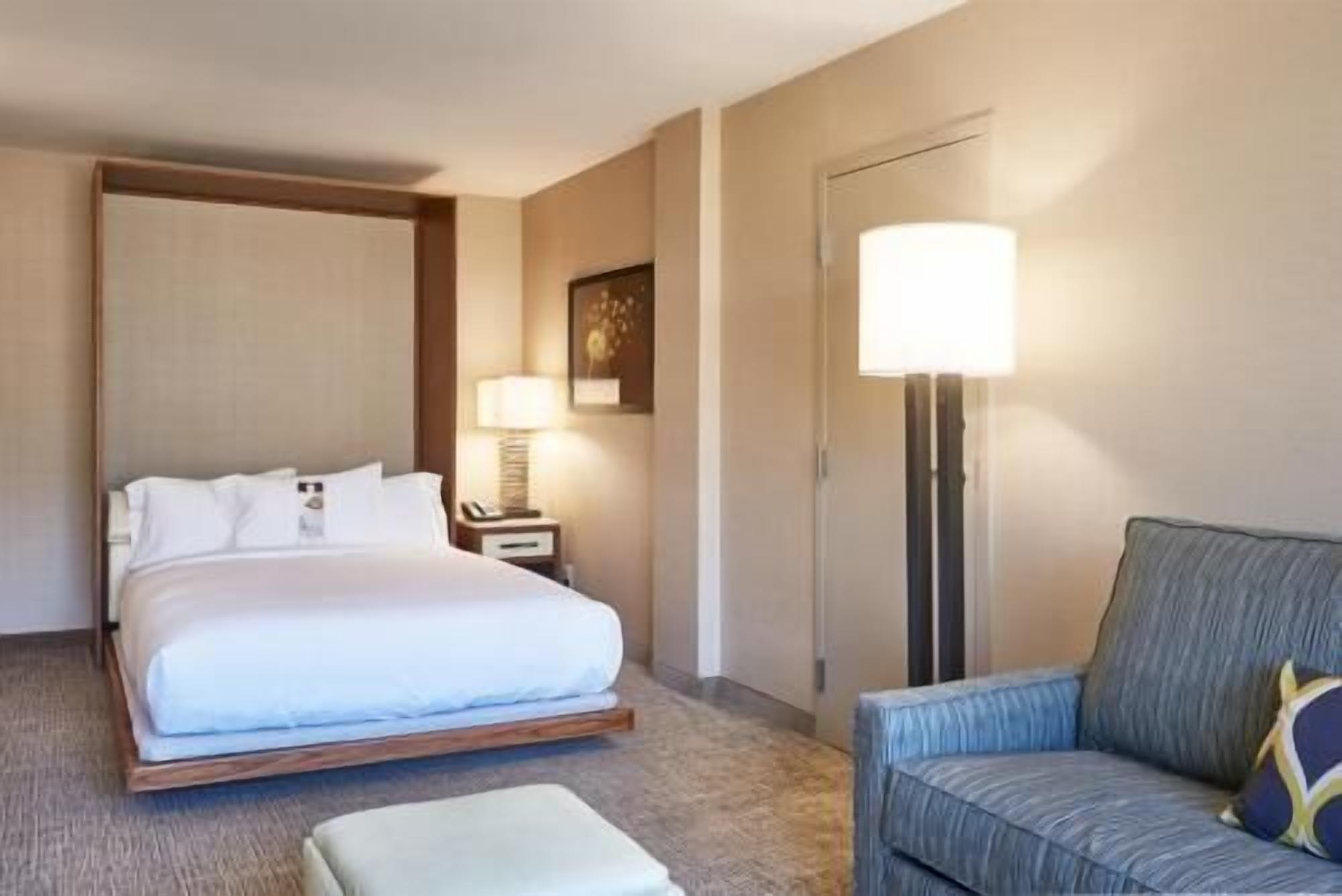Premium bedding, in-room safe, blackout drapes, iron/ironing board