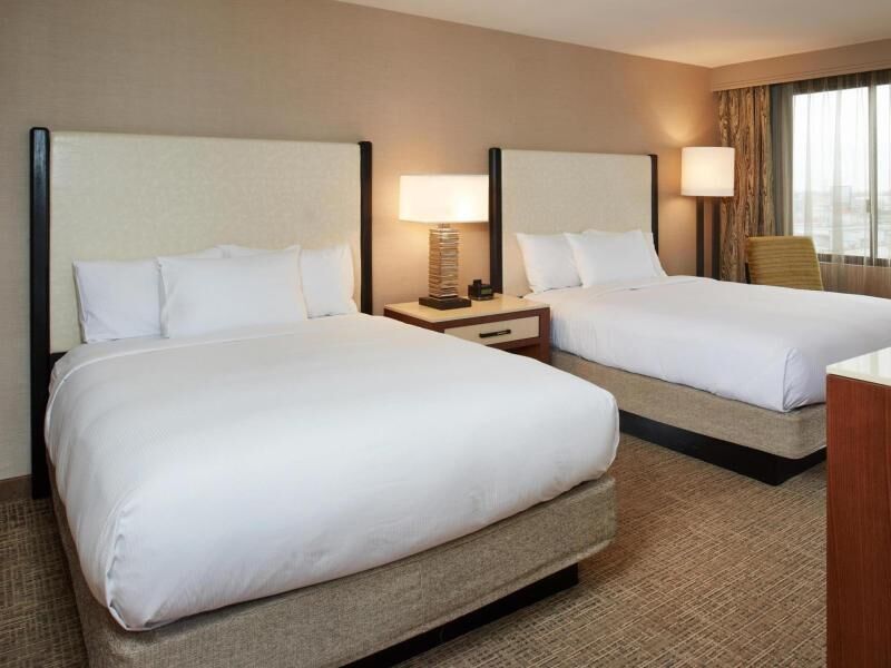 Premium bedding, in-room safe, blackout drapes, iron/ironing board