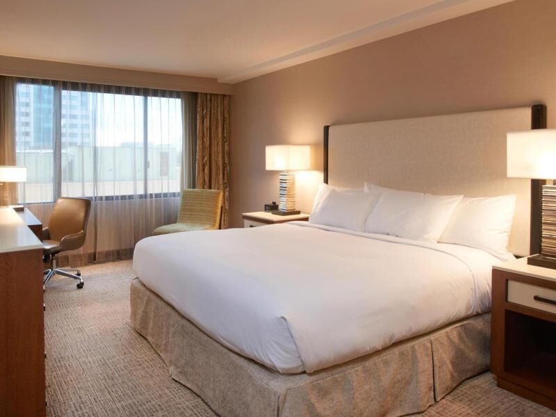 Premium bedding, in-room safe, blackout drapes, iron/ironing board
