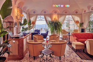 Champagne bar, alfresco dining - Le Sirenuse (Positano)