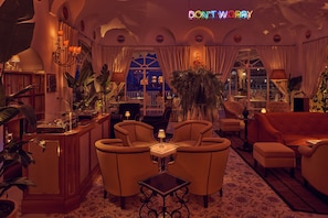 Champagne bar, al fresco dining