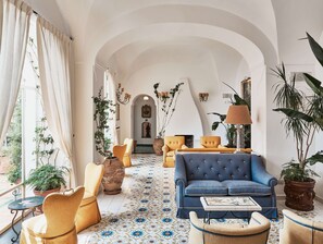 Champagne bar, alfresco dining - Le Sirenuse (Positano)
