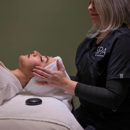 Couples treatment rooms, body treatments, aromatherapy