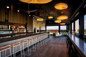 2 bar/dinlenme salonu, çatı barı 