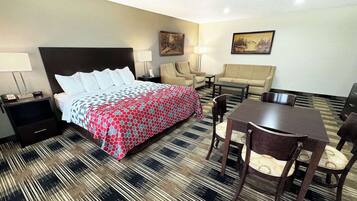 Ropa de cama hipoalergénica, caja fuerte, escritorio