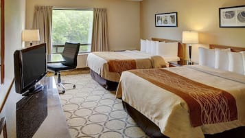 Comfort Care, Tweepersoonskamer, 2 tweepersoonsbedden, niet-roken | Luxe beddengoed, een bureau, een strijkplank/strijkijzer, gratis wifi