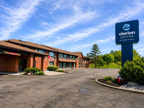 Exterior - Clarion Pointe (Campbellton)