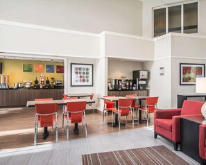 فطور كامل مجانًا يوميًا