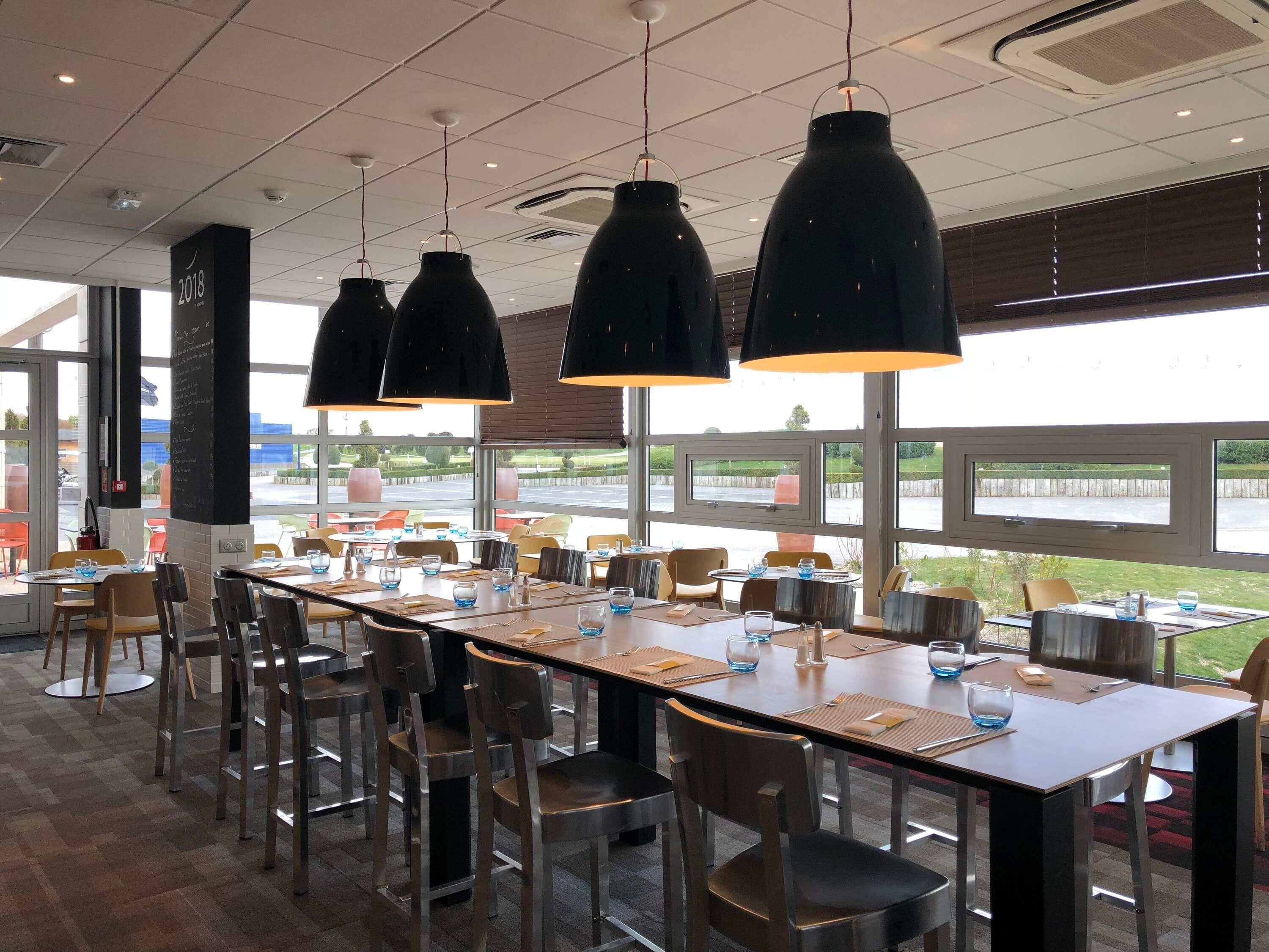 2 Restaurants; Mittagessen und Abendessen werden serviert