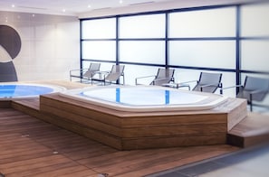 室内 SPA 浴缸