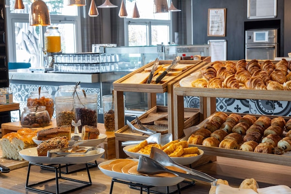 Frokostbuffé hver dag (EUR 20 per person)