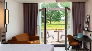 Deluxe Room, 1 Double Bed, Accessible (Golf course view) | Premium bedding, minibar, in-room safe, desk