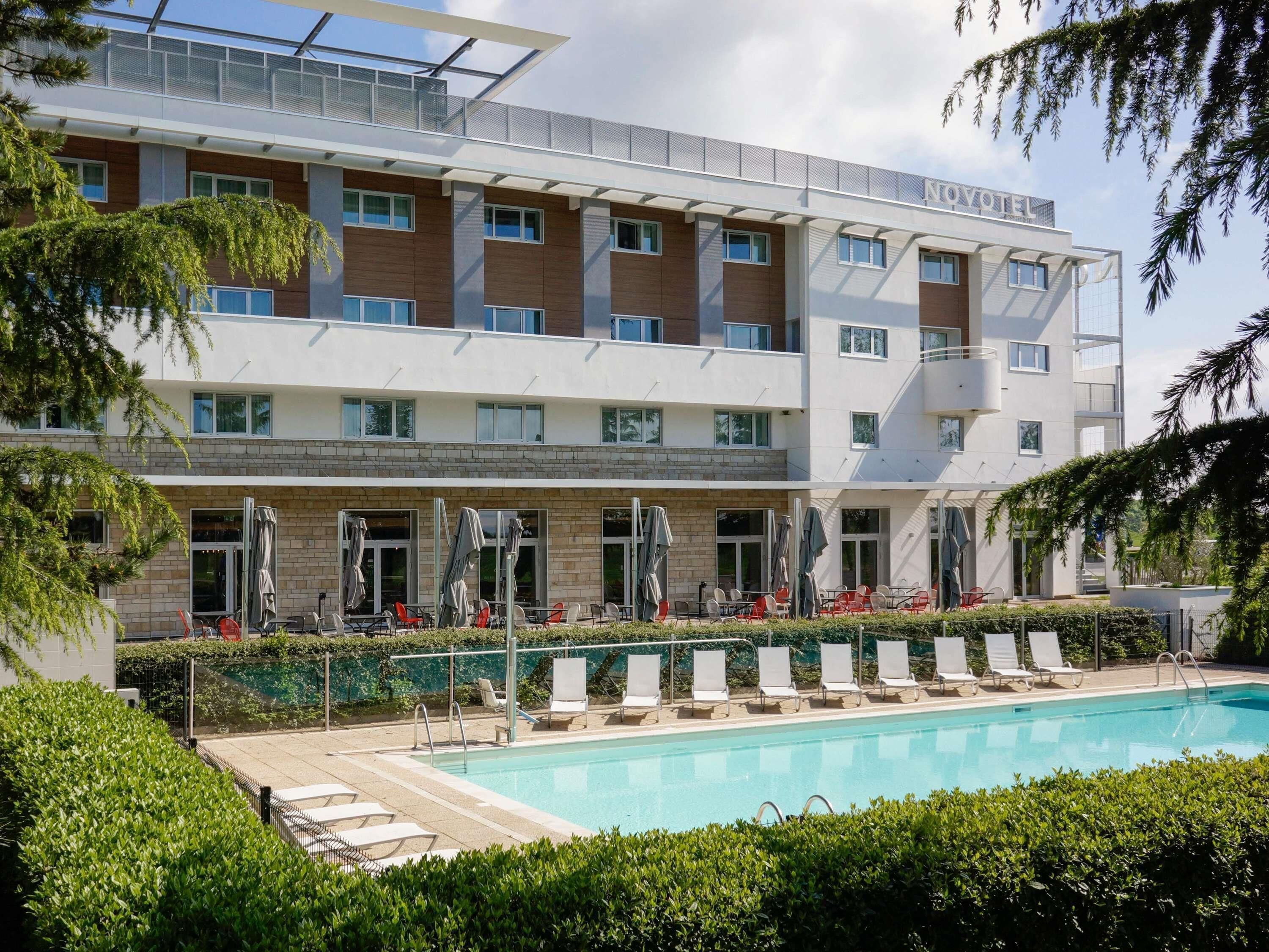 Sengetøy av topp kvalitet, minibar, safe på rommet og skrivebord