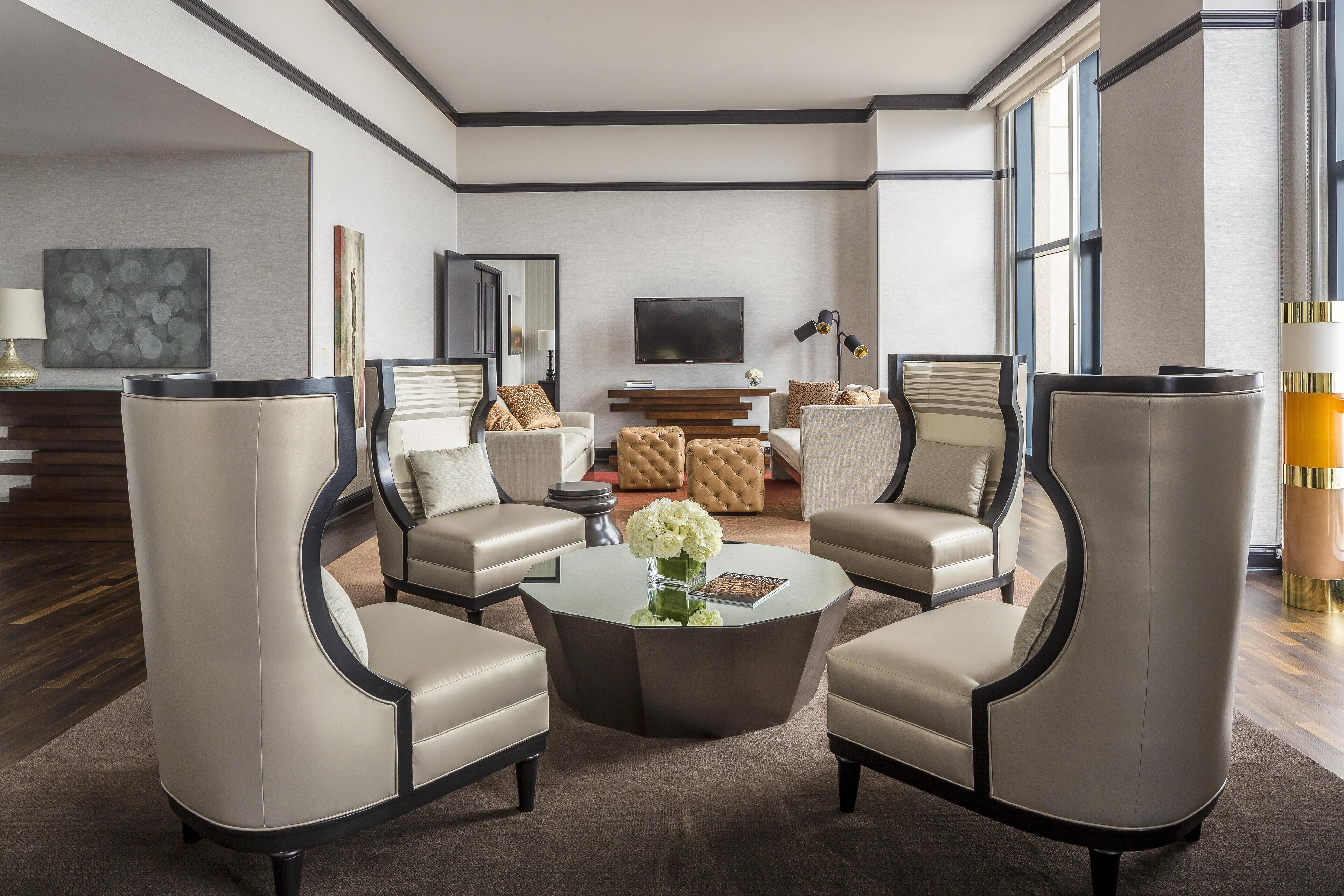 Presidential Suite | Hypo-allergenic bedding, in-room safe, desk, iron/ironing board