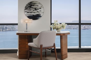 Deluxe Room, 1 King Bed, Corner | Hypo-allergenic bedding, in-room safe, desk, iron/ironing board at Manchester Grand Hyatt San Diego