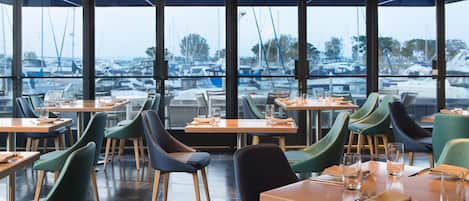 6 restaurants, spécialités Cuisine à base de fruits de mer