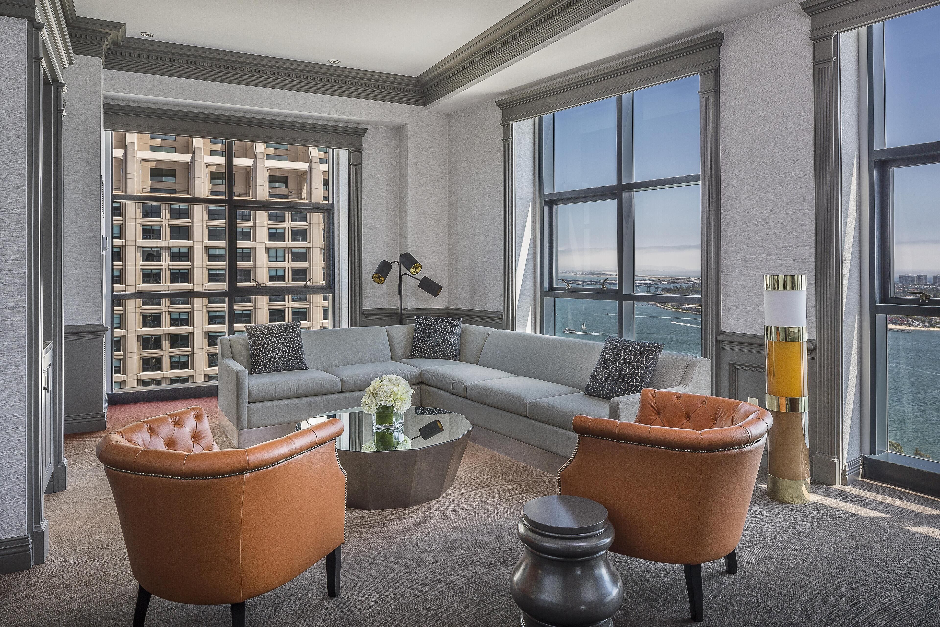 Suite (Penthouse) | Hypo-allergenic bedding, in-room safe, desk, iron/ironing board