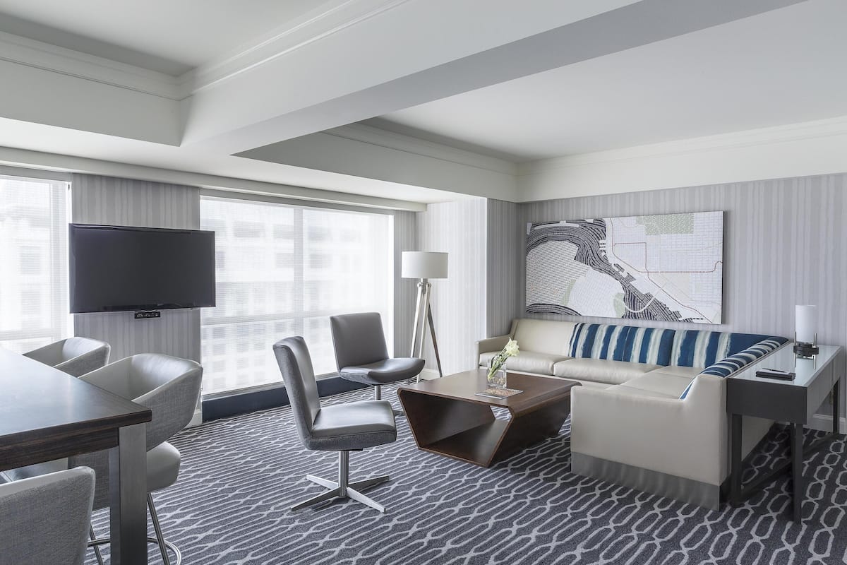 Allergikerbettwaren, Zimmersafe, Schreibtisch, Bügeleisen/Bügelbrett