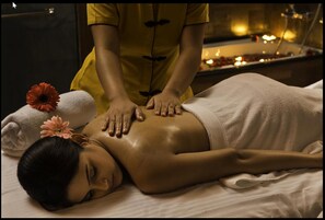 ボディ トリートメント、アロマテラピー、ボディラップ、ボディスクラブ、フェイシャル トリートメント、アーユルヴェーダ トリートメント