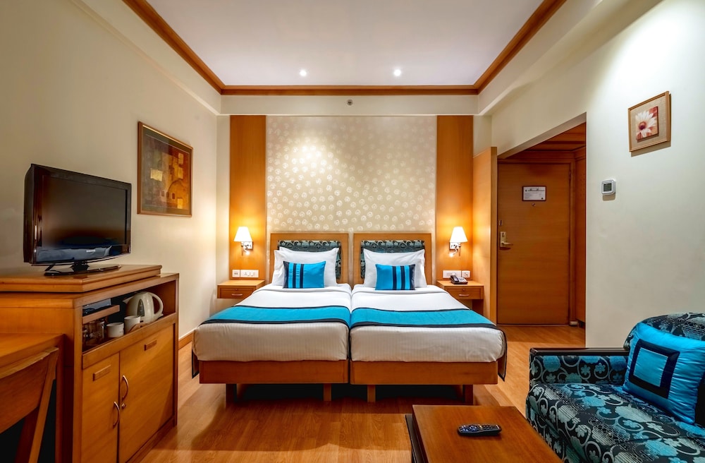 Kenilworth Hotel, Kolkata by null