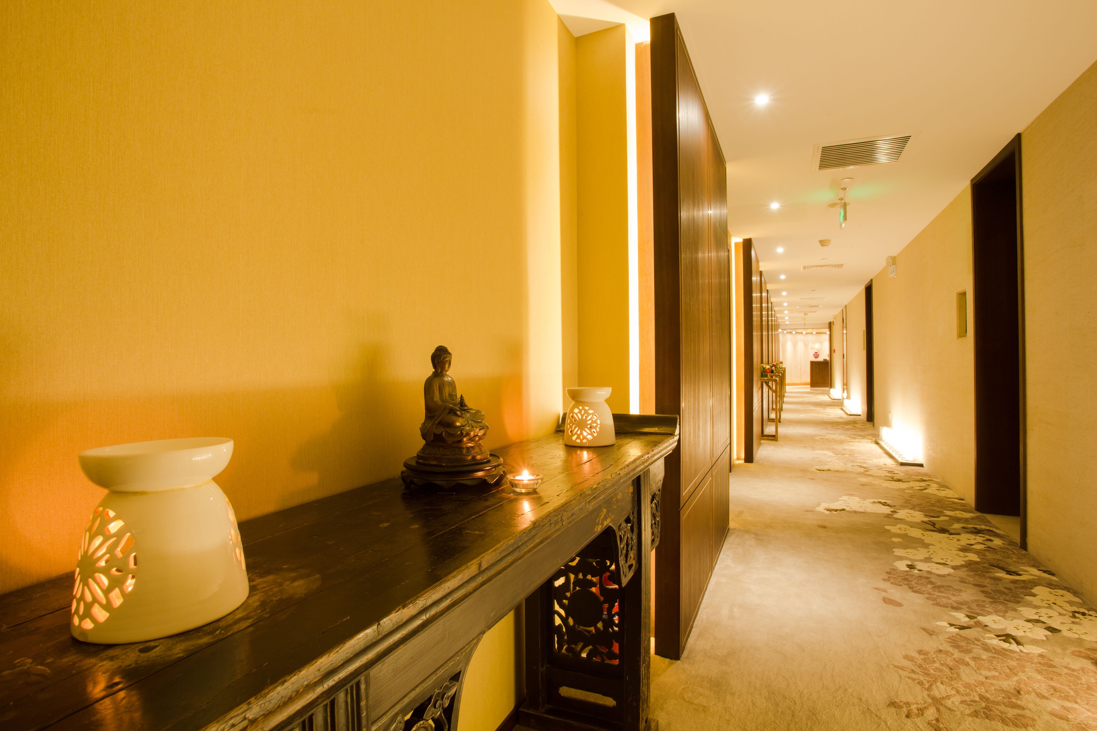 body treatments, aromatherapy, body wraps, body scrubs, facials