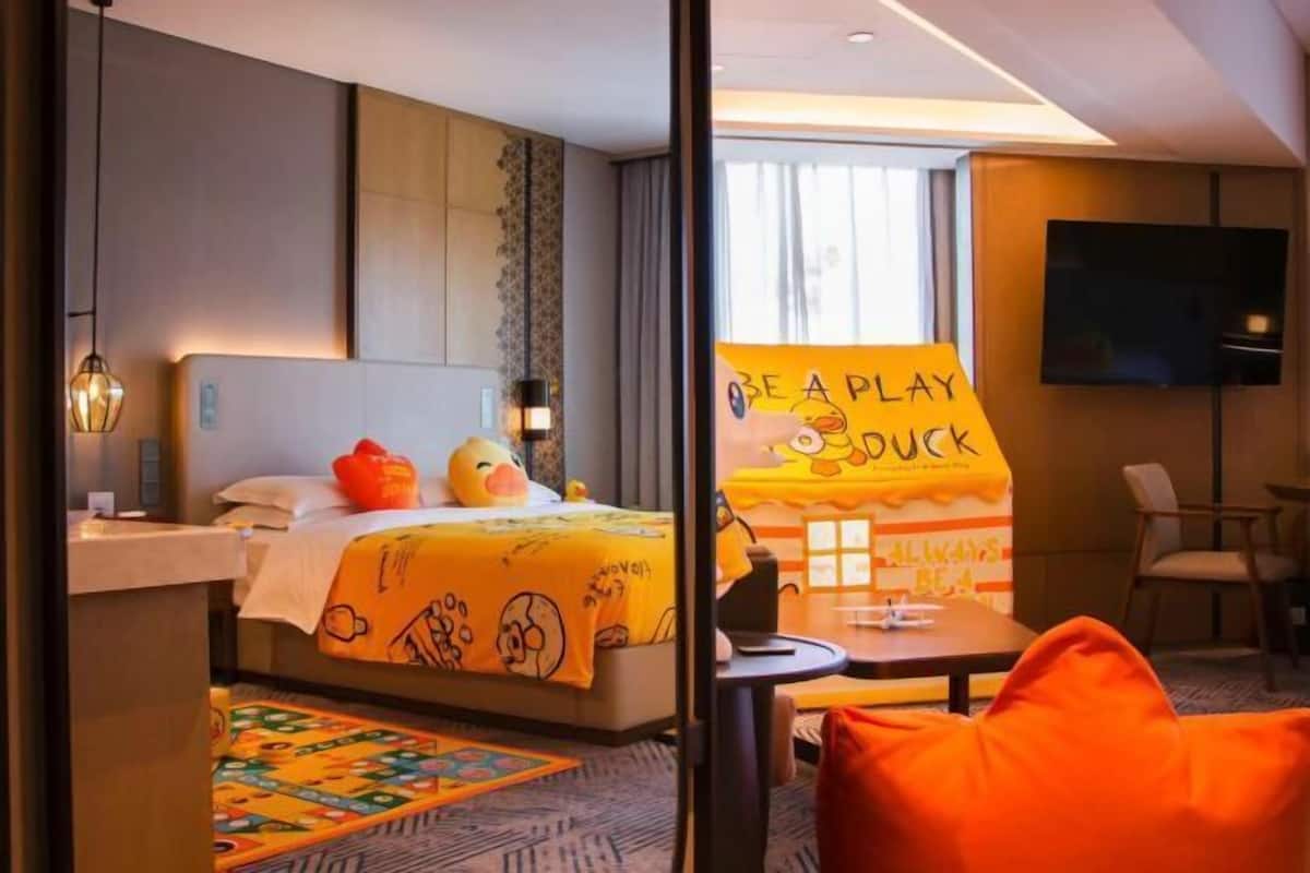 Premium bedding, down duvets, minibar, in-room safe