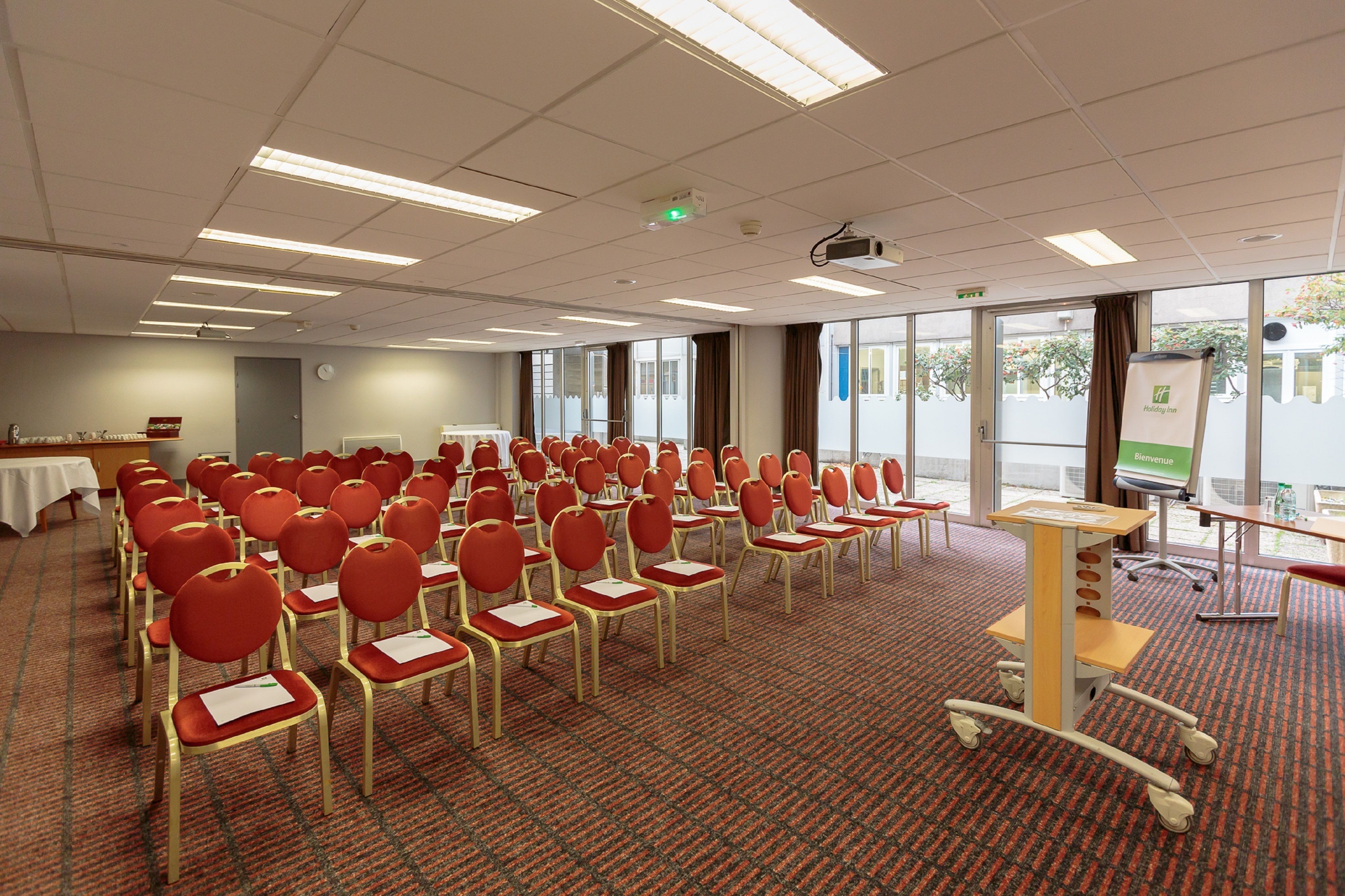 Photo - Holiday Inn Clermont Ferrand Centre by IHG