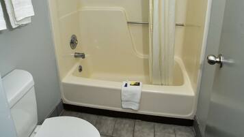 Combined shower/bathtub, free toiletries, hair dryer, towels
