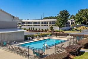 Pool - Americas Best Value Inn Douglasville (Douglasville)